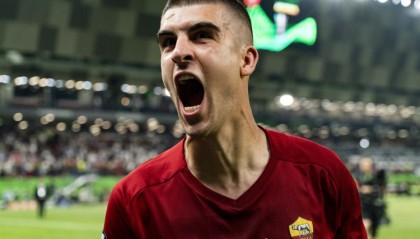 爱游戏平台-罗体：曼奇尼赛后怒摔面具发泄，此前还指责队友切利克未及时沟通