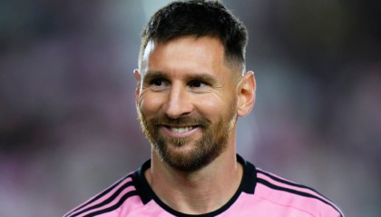 爱游戏中国-拜仁球员：梅西和C罗选梅西！梅西全面、且能一己之力！