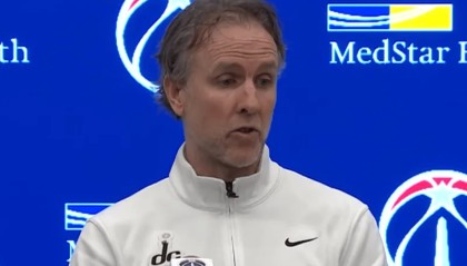 基夫采访全文：特雷-杨只是在维护他的队友，我觉得这很棒